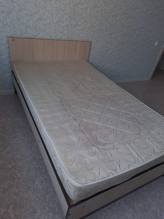 Продам односпальную кровать