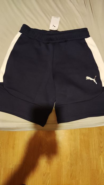 Pantaloni Originali Scurți Puma noi cu Eticheta...