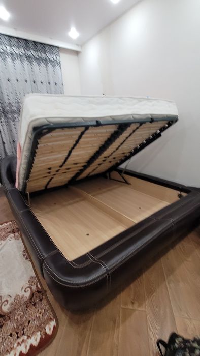 Продажа двуспальной кровати