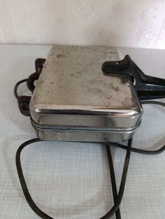 Продам вафельницу