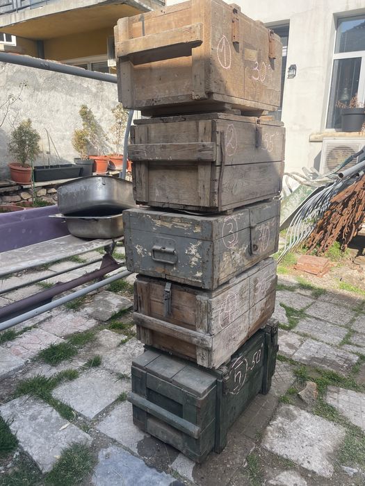 Ретро дървени сандъци за муниции