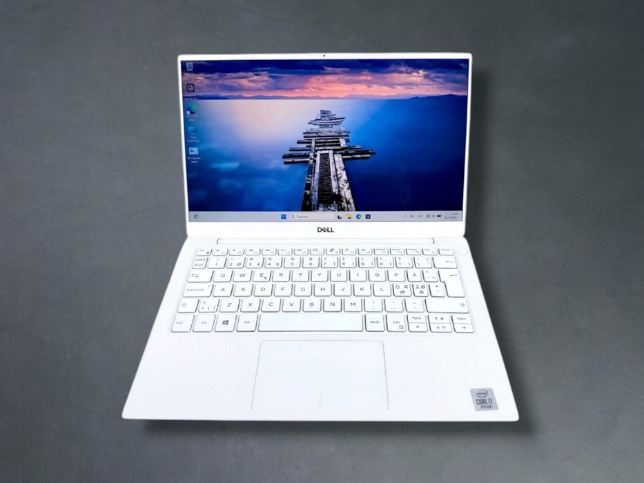 Лаптоп Dell XPS 13 7390 13" Touch 4K i7-10510U 16GB 512SSD Гаранция!