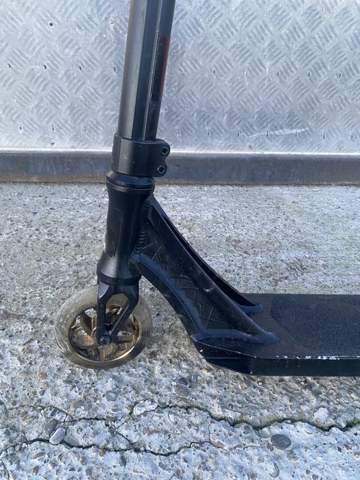 trotineta ethic erawan v2 custom stare buna