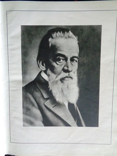 Звезди във вековете" - Книга-албум, представяща информация за загинали