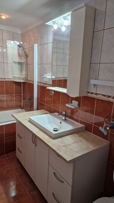 Vand mobilier baie