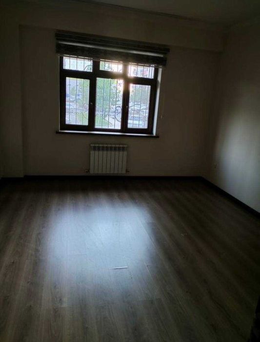 Продаётся 3-комнатная квартира в районе Военный городок.