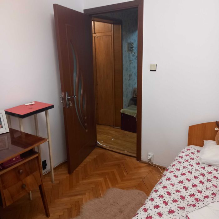 Inchiriez apartament 2 camere zona centrala complect utilat