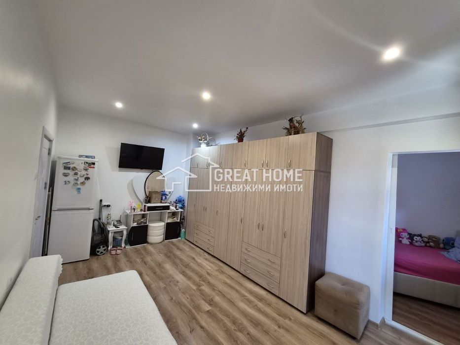 Продава се Двустаен апартамент в Търговище, Център - 44 кв.м за 1819 €/кв.м - Снимка #2