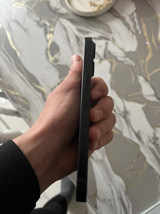 IPHONE 15 в идеальном состоянии