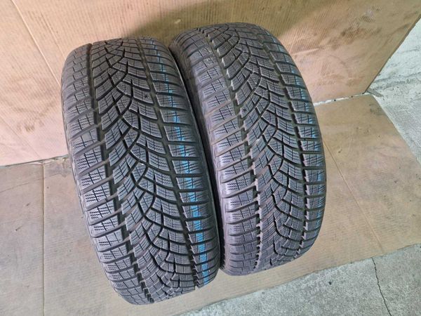 2 Goodyear R18 215/45
зимни гуми DOT1919
