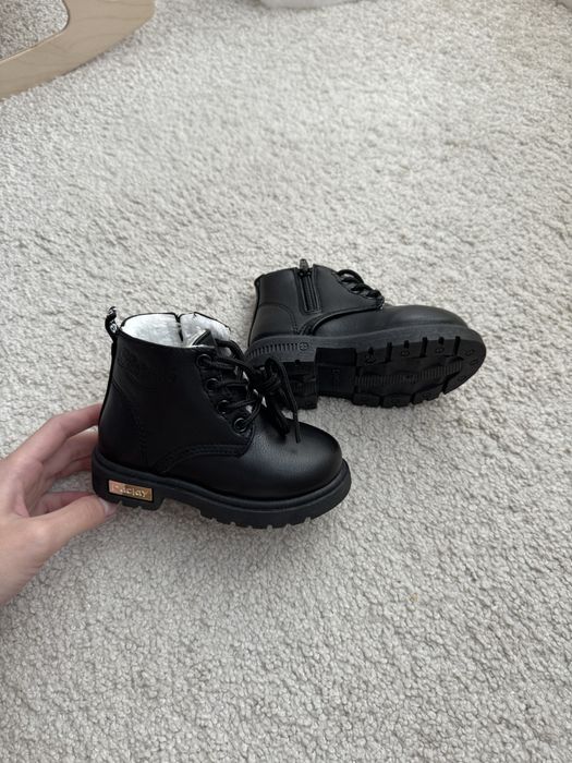 Ботинки осень для девочки 24 р