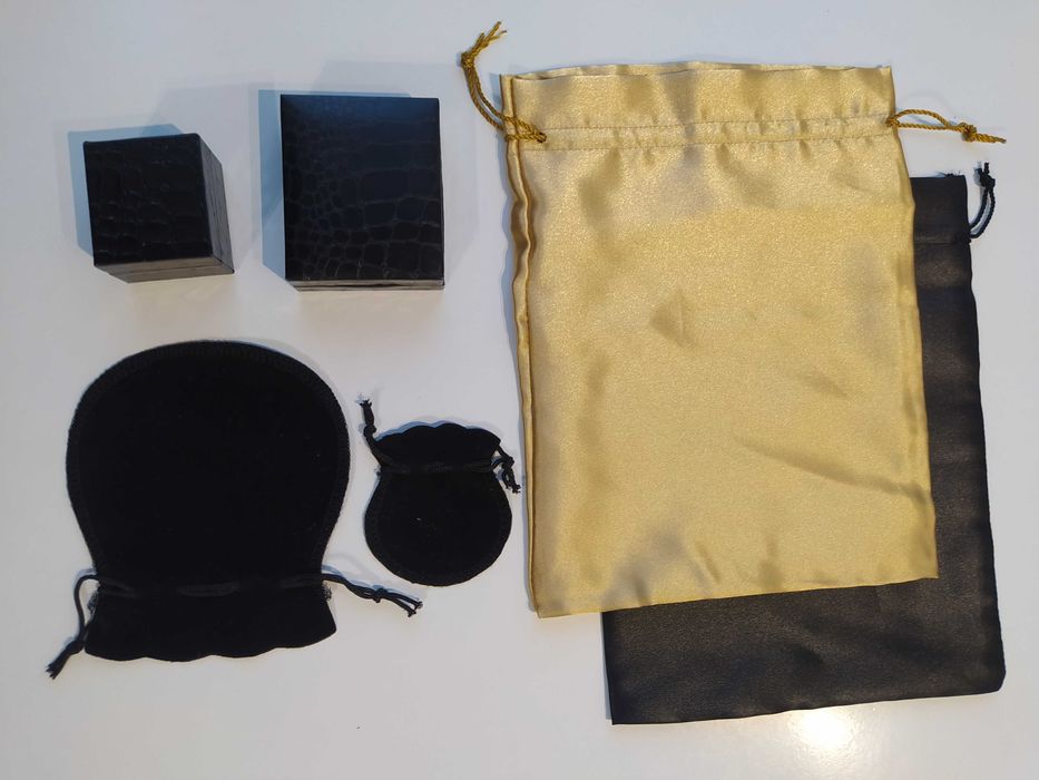 90 калъфчета за пръстени  гривни + 130 сатенени и кадифени торбички