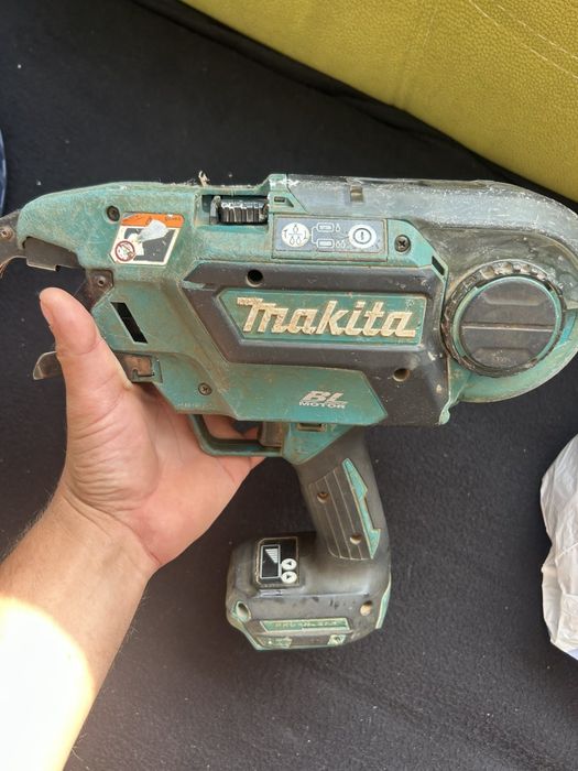 MAKITA машина за връзване на арматура