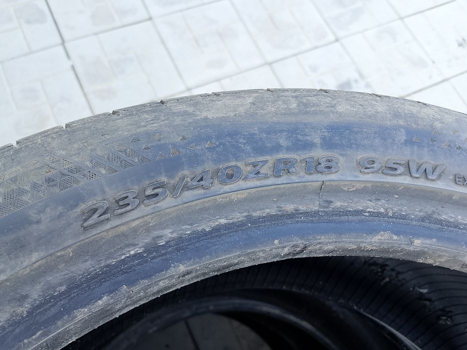 Продам шины.235.40 zr 18