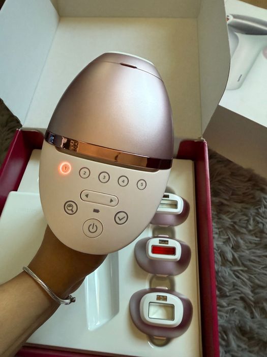 Epilator definitiv cu laser Philips Lumea IPL