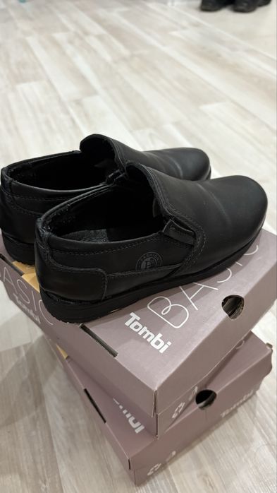 Продам туфли для мальчика