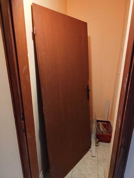 Подарявам стари врати