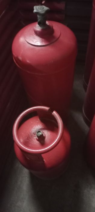 Газ баллон үлкені.  Және кішісі.