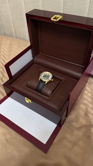 Часы позолоченные