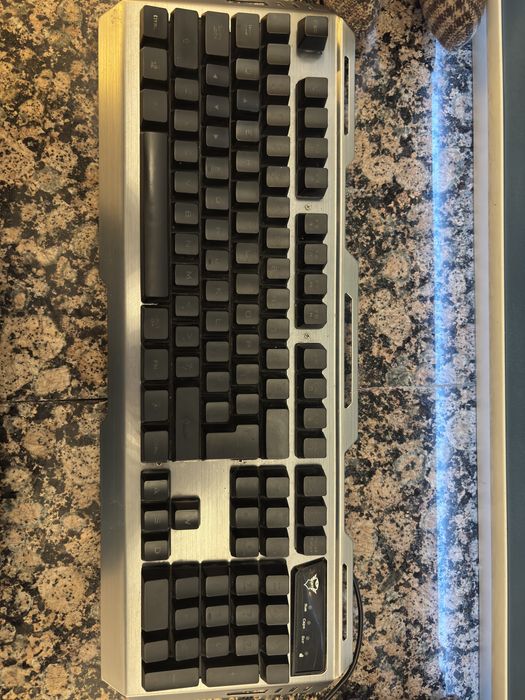 Продавам клавиатура и мишка GXT