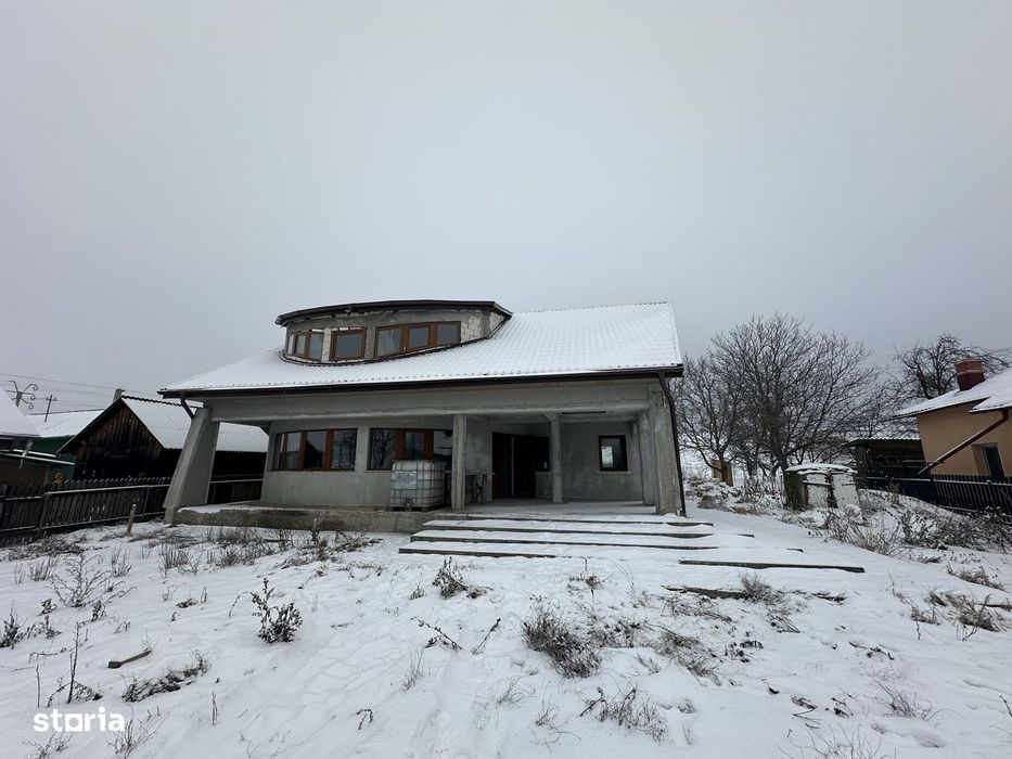 Casă P + M, 260 mp construcție + 2300 mp teren, Ionoseni (Bucecea)