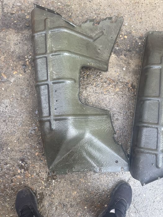 Tablarii ARO  aripă fată semi-aripă ARO 240,243,241,244