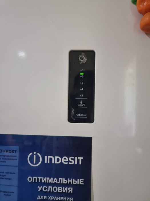 Indesit xolodilnik sotiladi