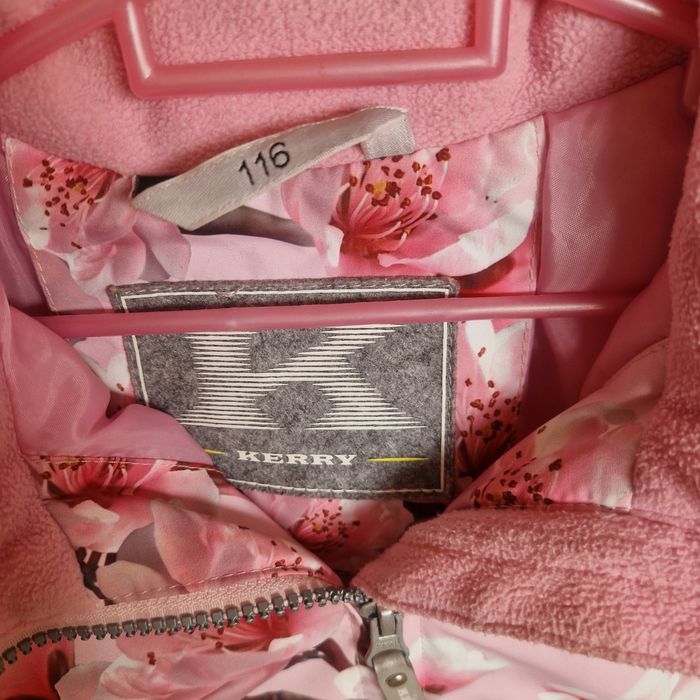 Продам куртку девичковая