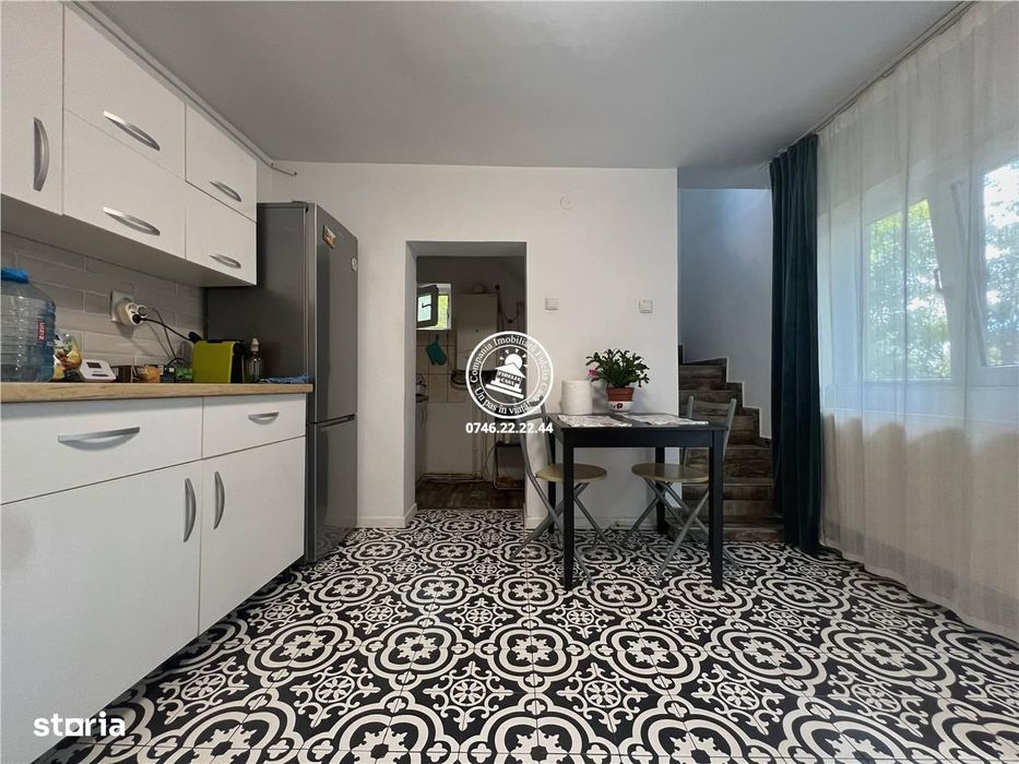 Apartament cu 3 camere  de vanzare  Tg Cucu - Podul de Fier,