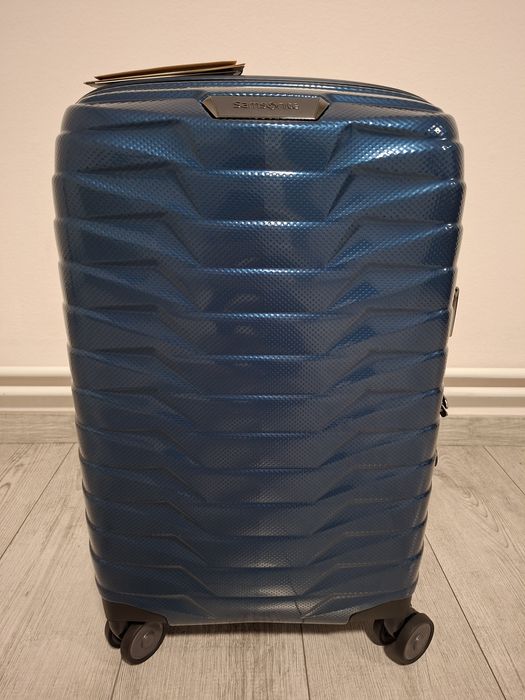 Vând troler cabină extensibil Samsonite, nou.