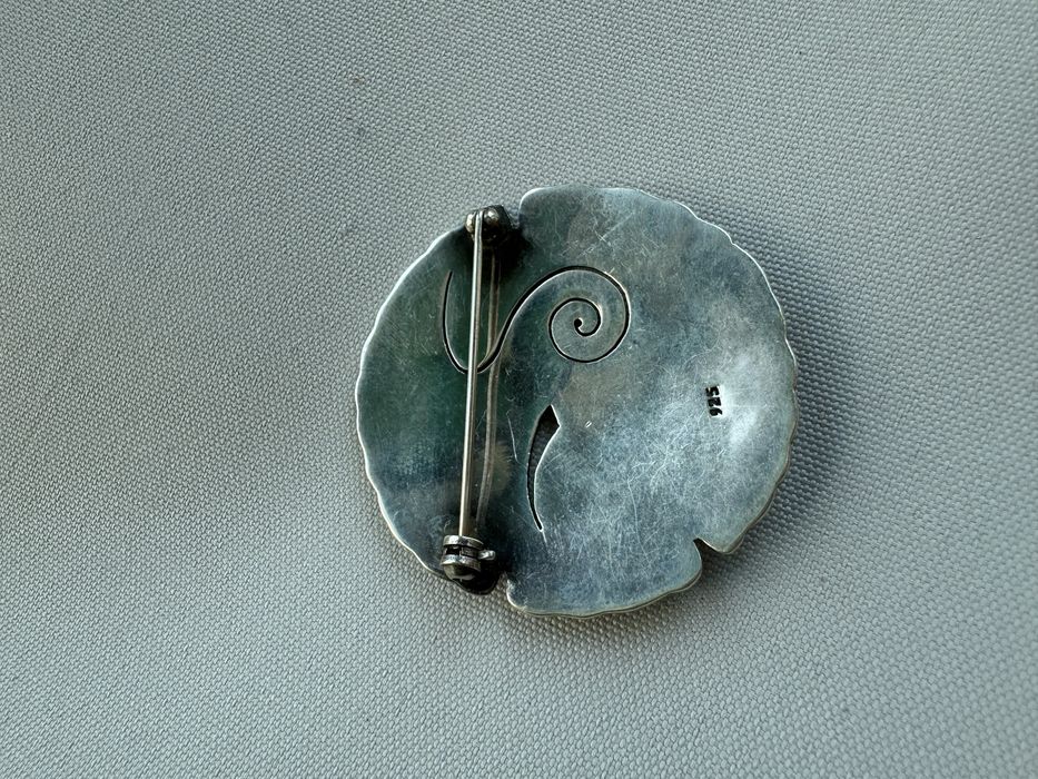 Brosa din argint si lapis lazuli