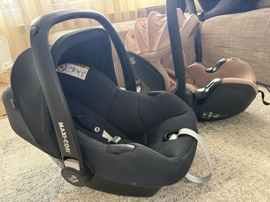 Продавам бебешка кошница за кола Maxi Cosi