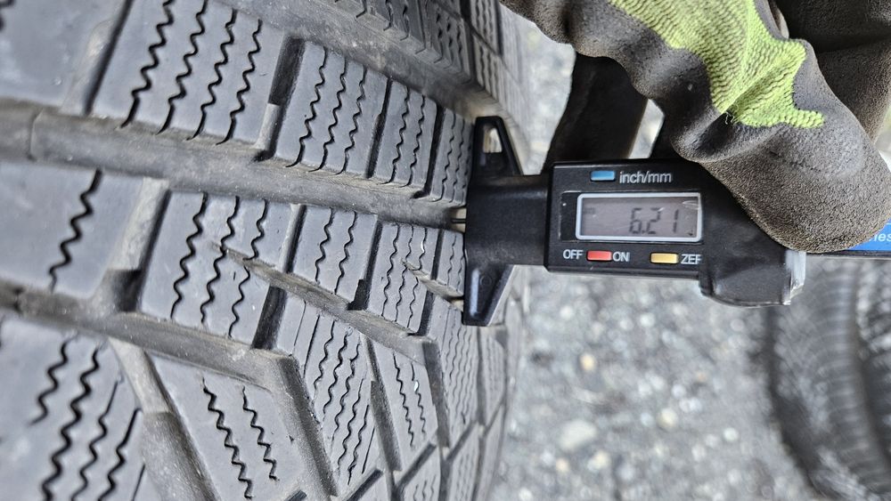 2бр гуми 245 40 19 ханкок