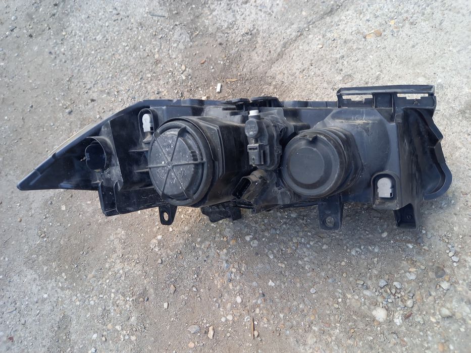 Far stanga Megane 2 facelift cu lupa și halogen