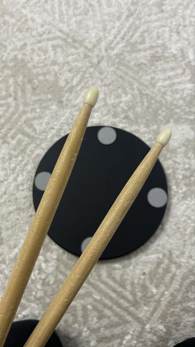 Барабанные палочки и пэт