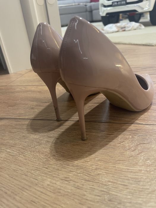 Продам кожаные туфли