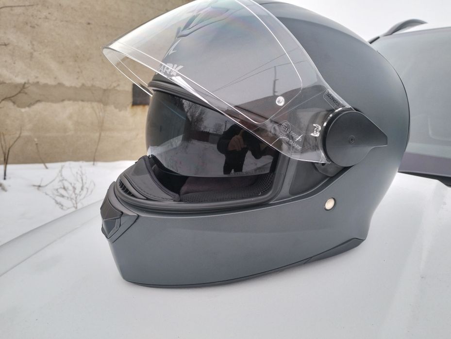 Продам мотошлем шарк