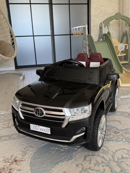 Продам детскую машину