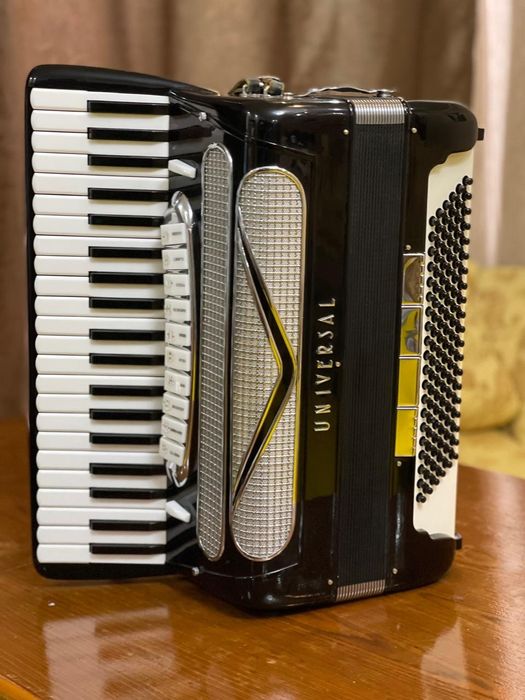 Аккордеон Universal