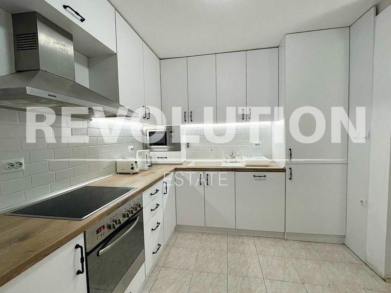 Дава се под наем Многостаен апартамент в Варна, Център - 135 кв.м за 797.64 € - Снимка #3