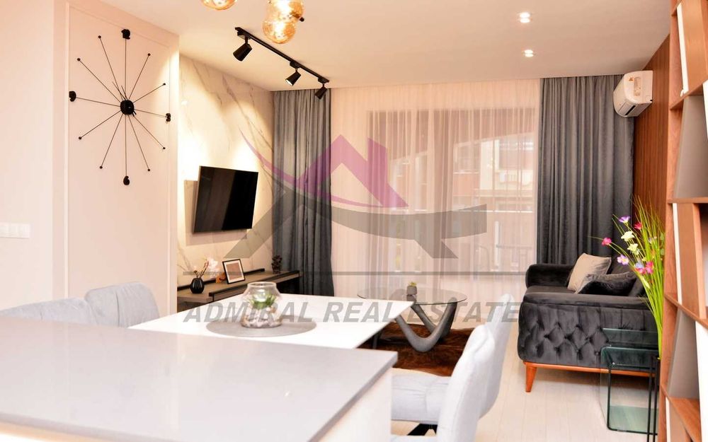 Дава се под наем Двустаен апартамент в Варна, Център - 75 кв.м за 1100 € - Снимка #2