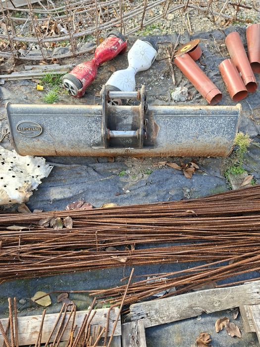 Cupe si prindere rapida  mecanica miniexcavator  2,5-3,5 tone