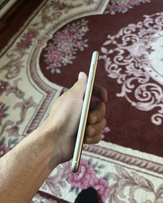 Продам айфон на 128 гб