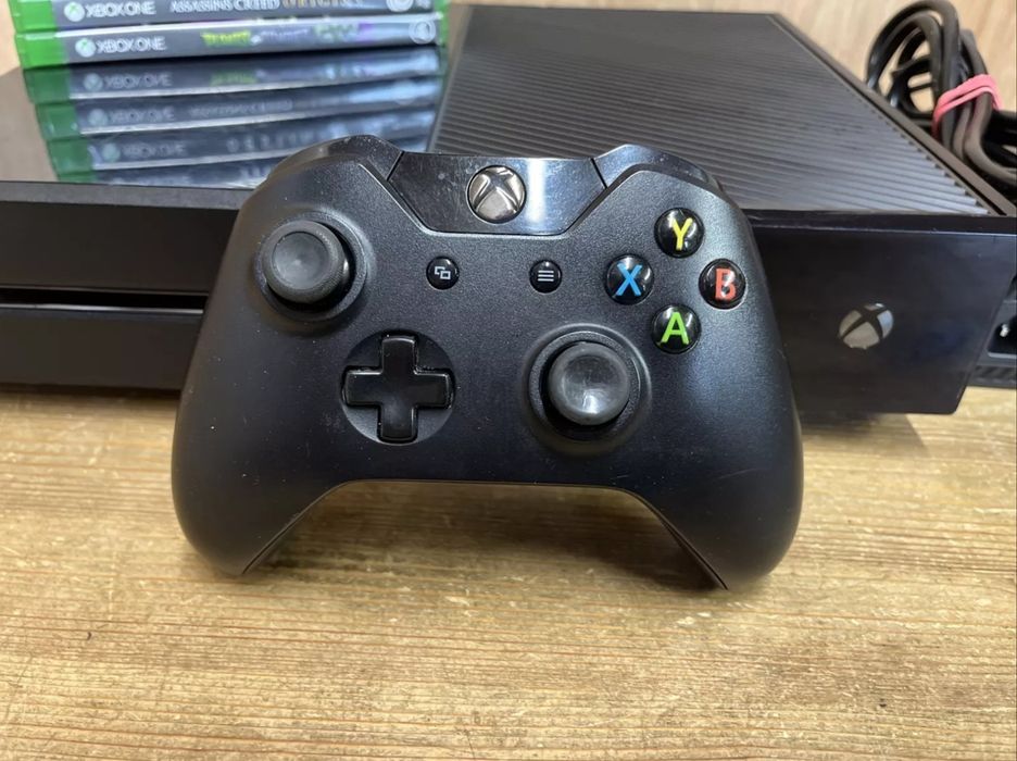 Запазена и напълно работеща Конзола Xbox one