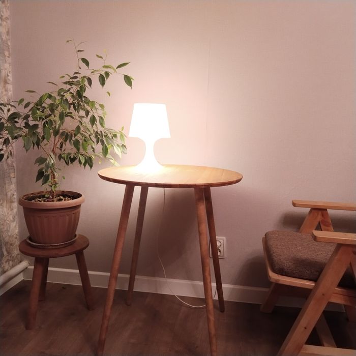 Столик кофейный деревянный