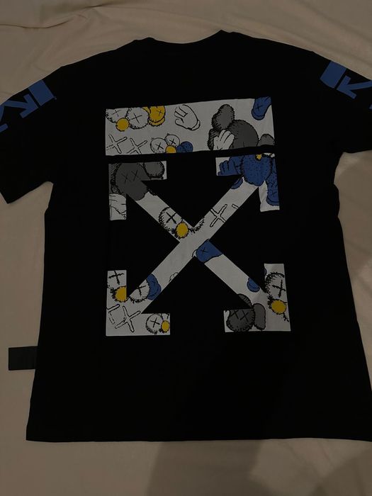 Off-white тениска.Налични размери S,M