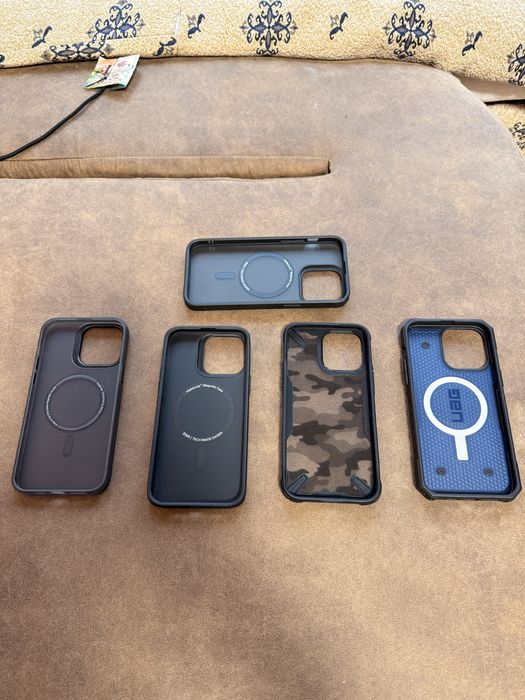 Iphone 14 pro max -Uag ,spigen,Esr hololock ,benks