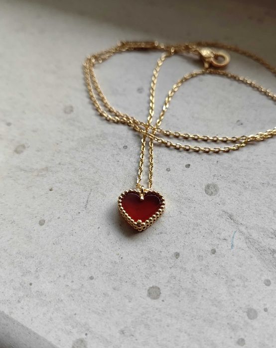 Златно дамско колие със сърце от червен карнелин - Van Cleef & Arpels