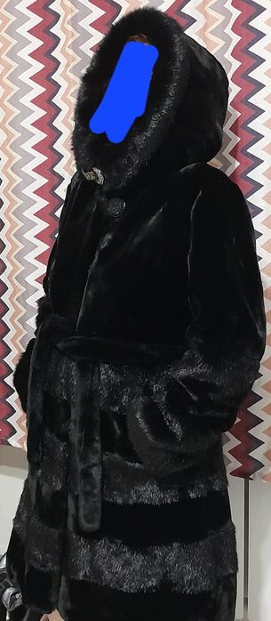 Шубка новая чер.