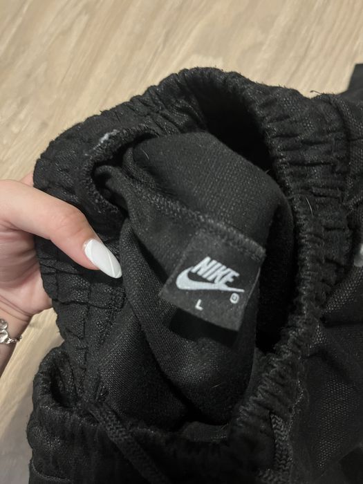 Анцунг на Nike.